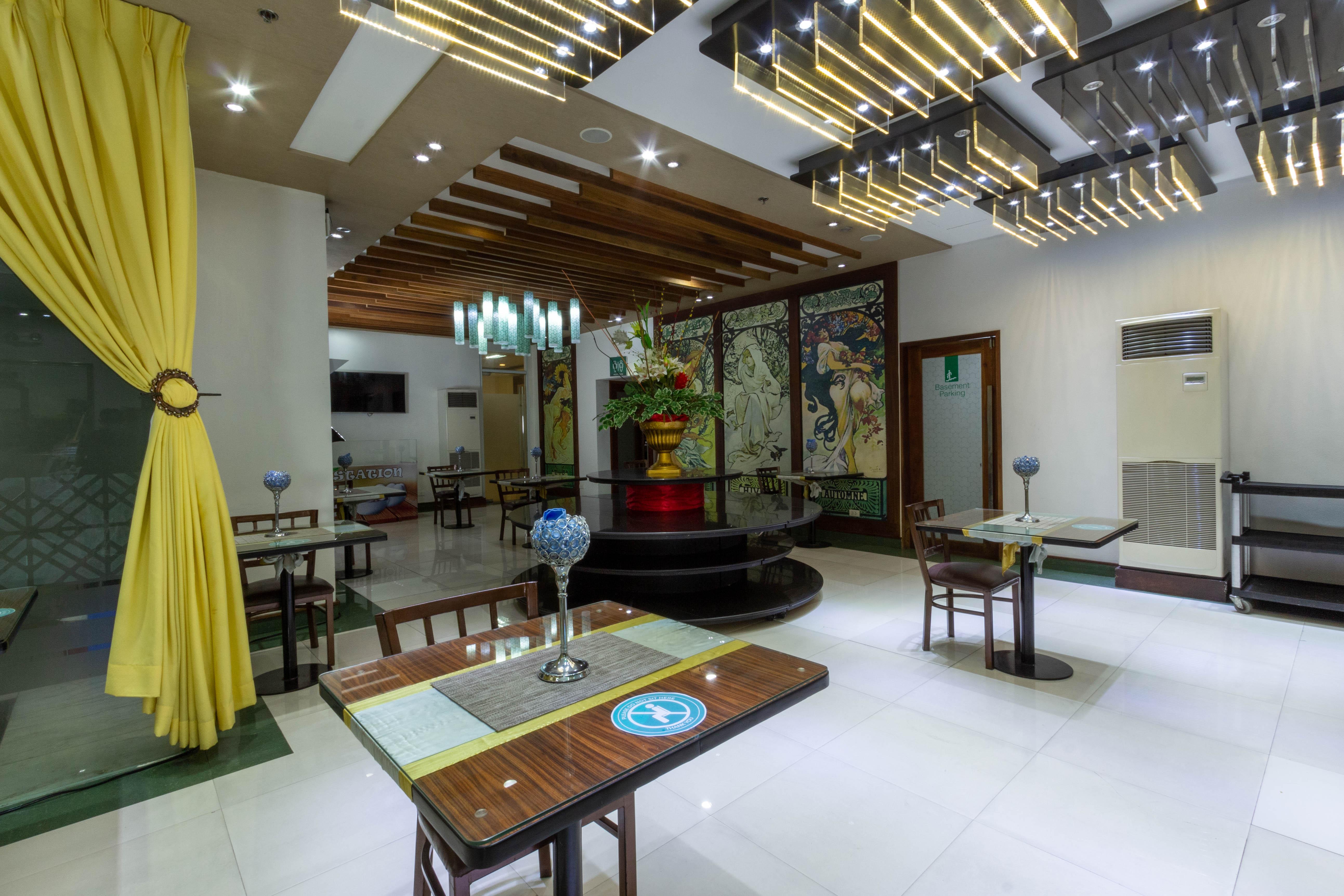 Eurotel Vivaldi Araneta Hotel 3*
