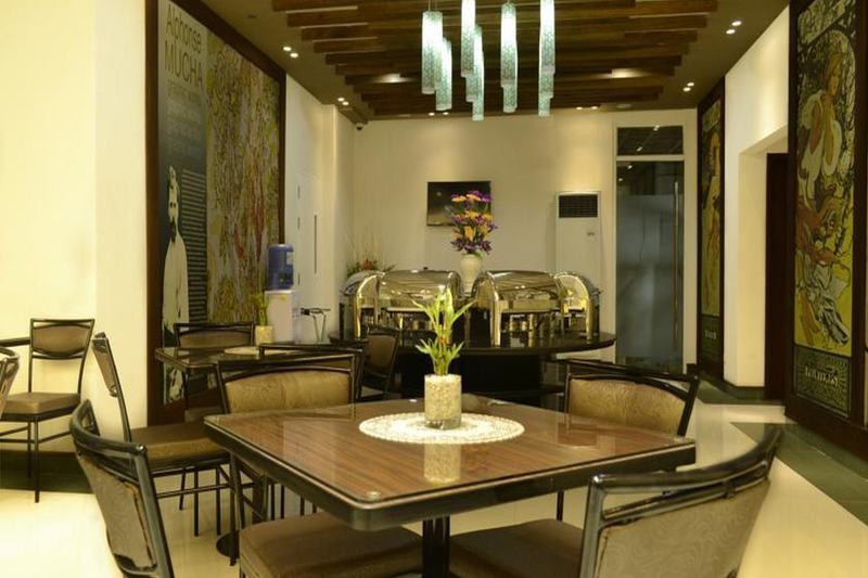Eurotel Vivaldi Araneta Hotel 3*