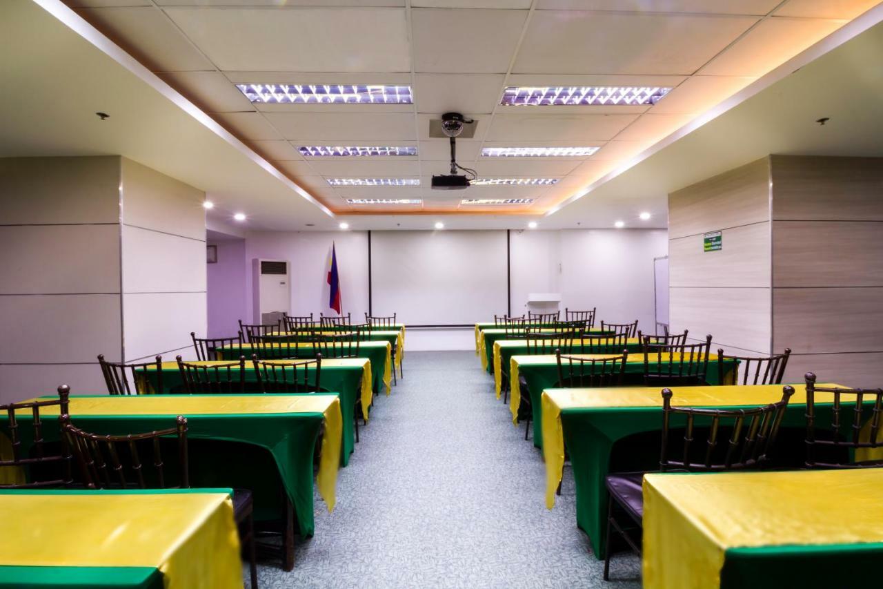 Eurotel Vivaldi Araneta Hotel 3*